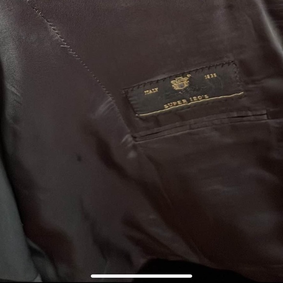 Joseph Abboud Suit. Never worn - Picture 2 of 5